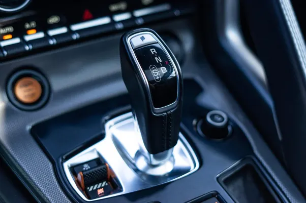 Юнислотс Казино Android/iOS приложение